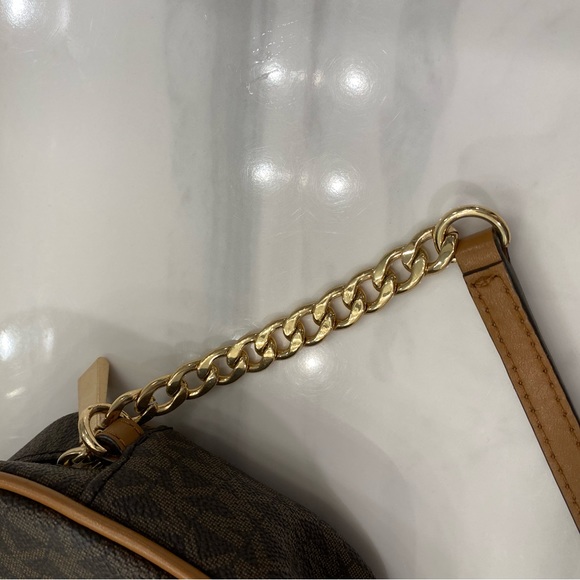 Michael Kors / Jet Set Canvas Crossover Bag - Picture 4 of 9